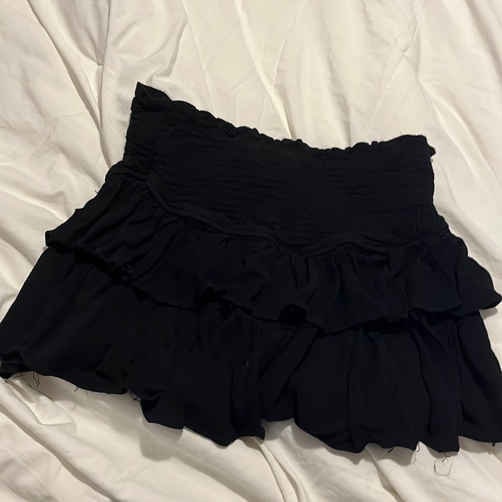 BULIT IN SHORTS!! black ruffle shirt